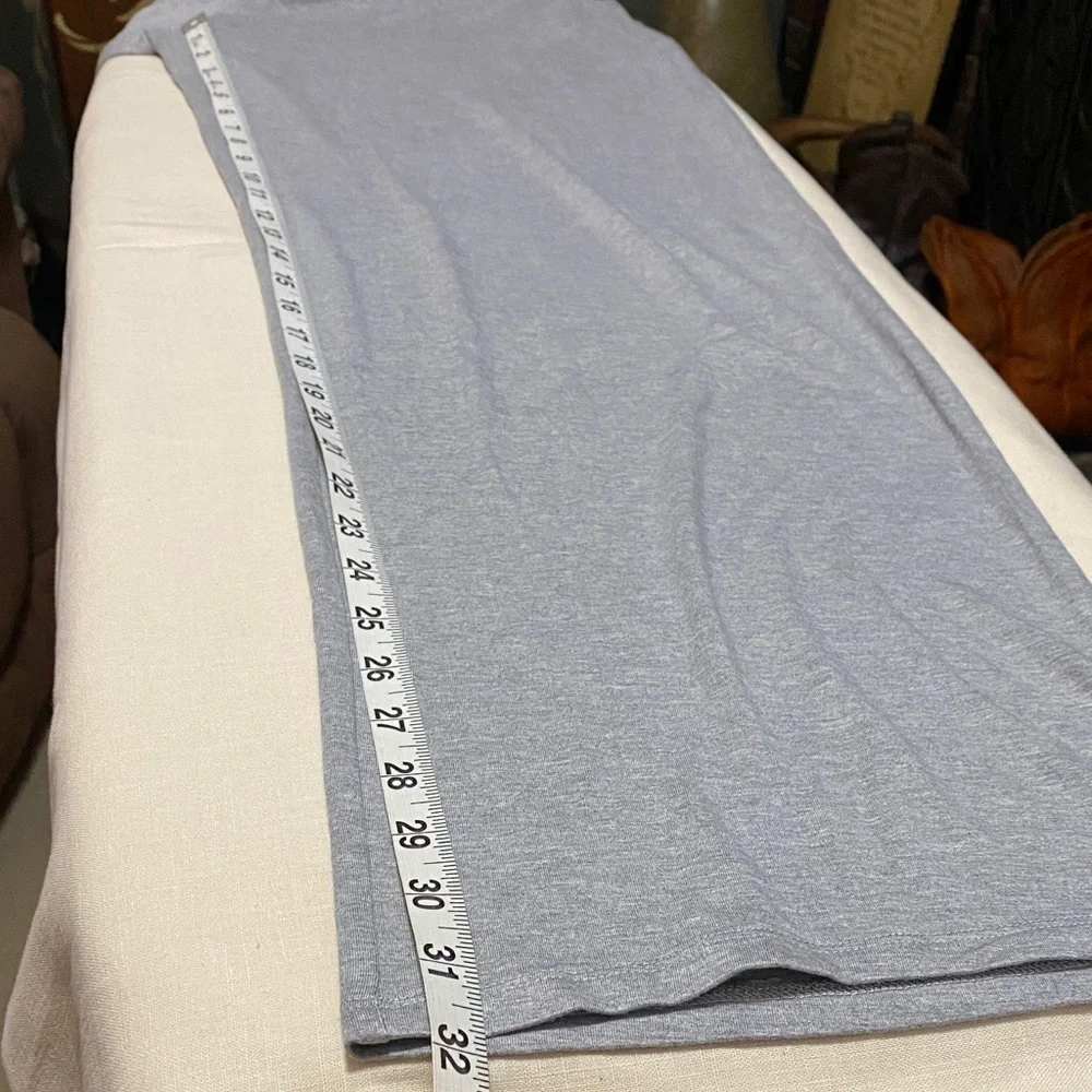 Trendy Queen Women's Gray Joggers, Elastic Waist, Flowy, Size XL.
